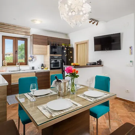 Sa-ra By Briskva Brtonigla