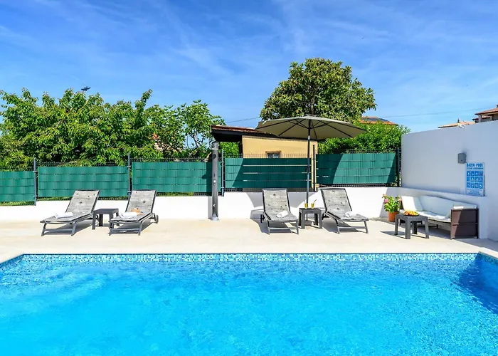 Sa-ra By Briskva Villa *