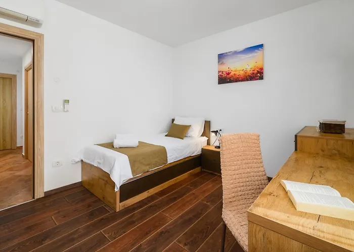 Sa-ra By Briskva Villa *